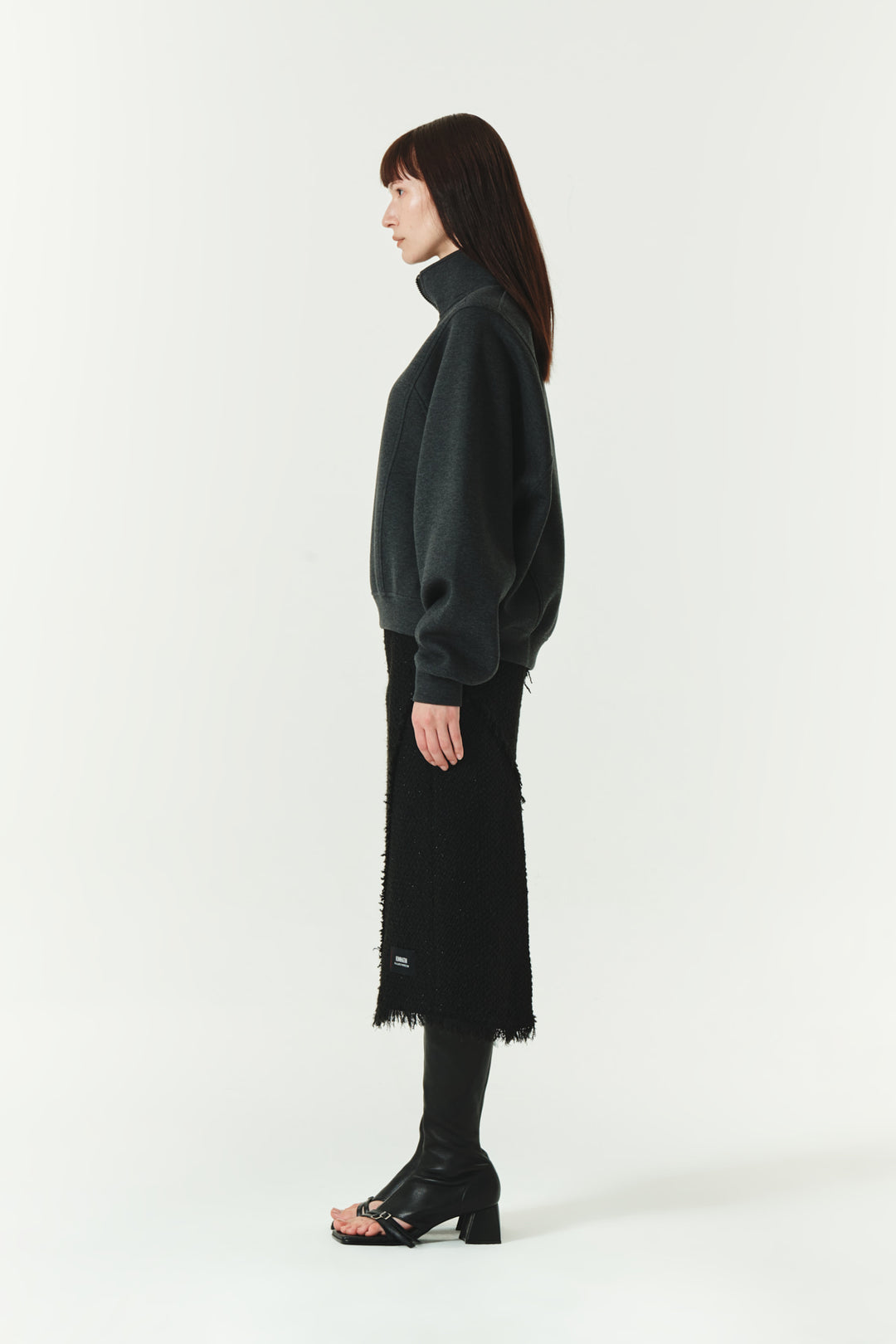 KIMMATIN Diagonal Cutted Tweed Skirt — Black