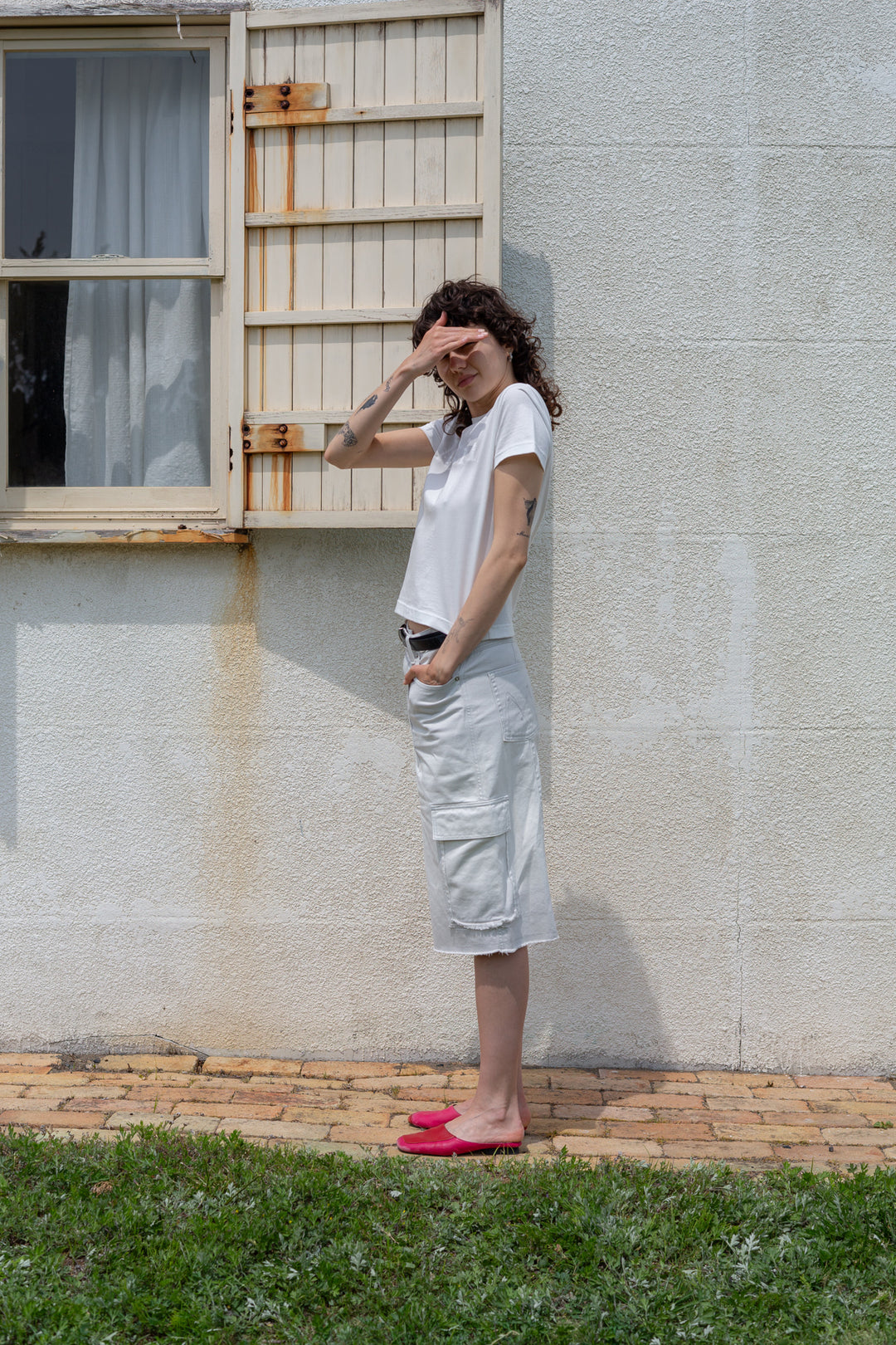 Matin Kim Shadow Typo Top — White