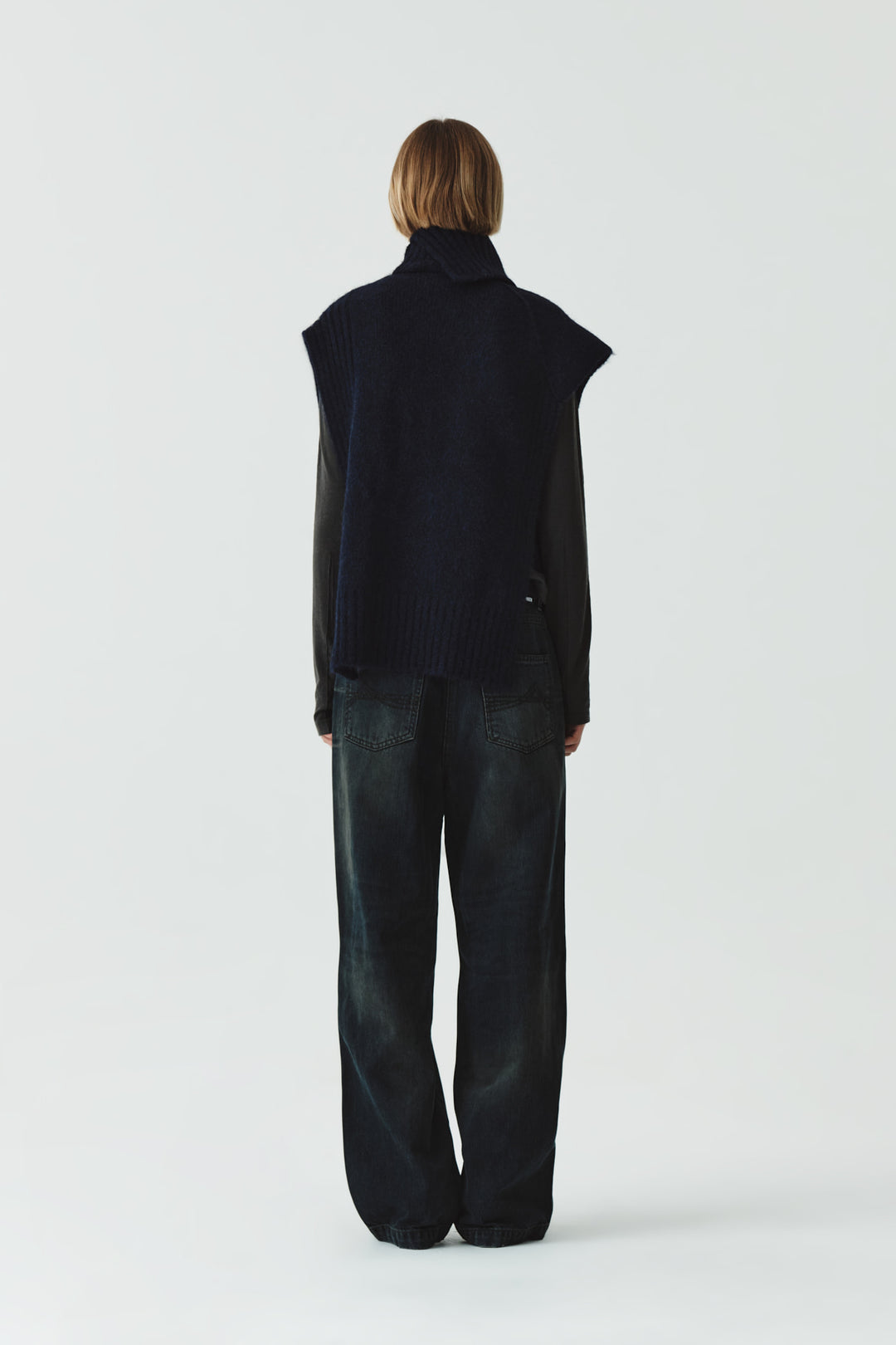 KIMMATIN High Neck Wool Knit Vest — Navy blue