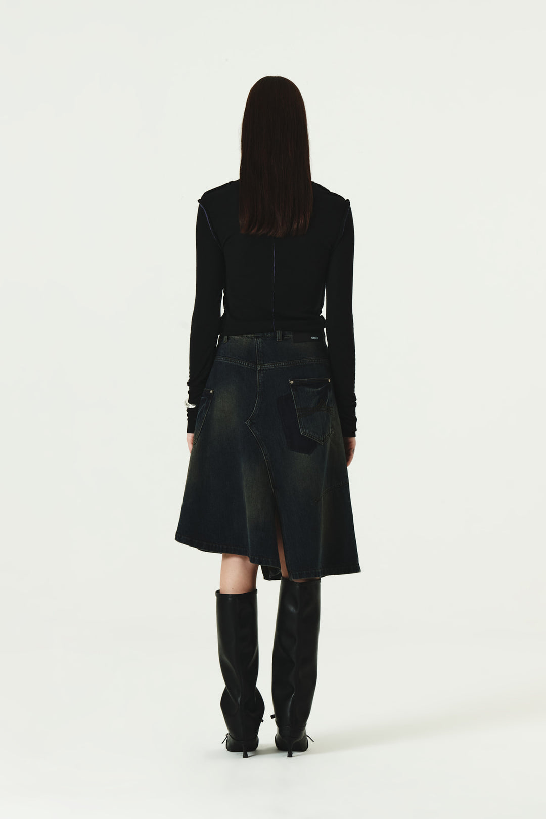 KIMMATIN Cut Line Point Turtle Neck Slim Top — Black