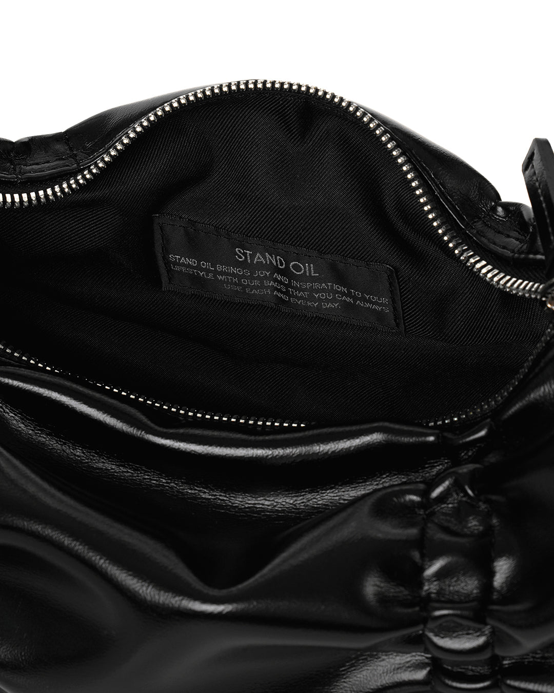 Stand Oil Pleats Bag — Glossy Tote — Black