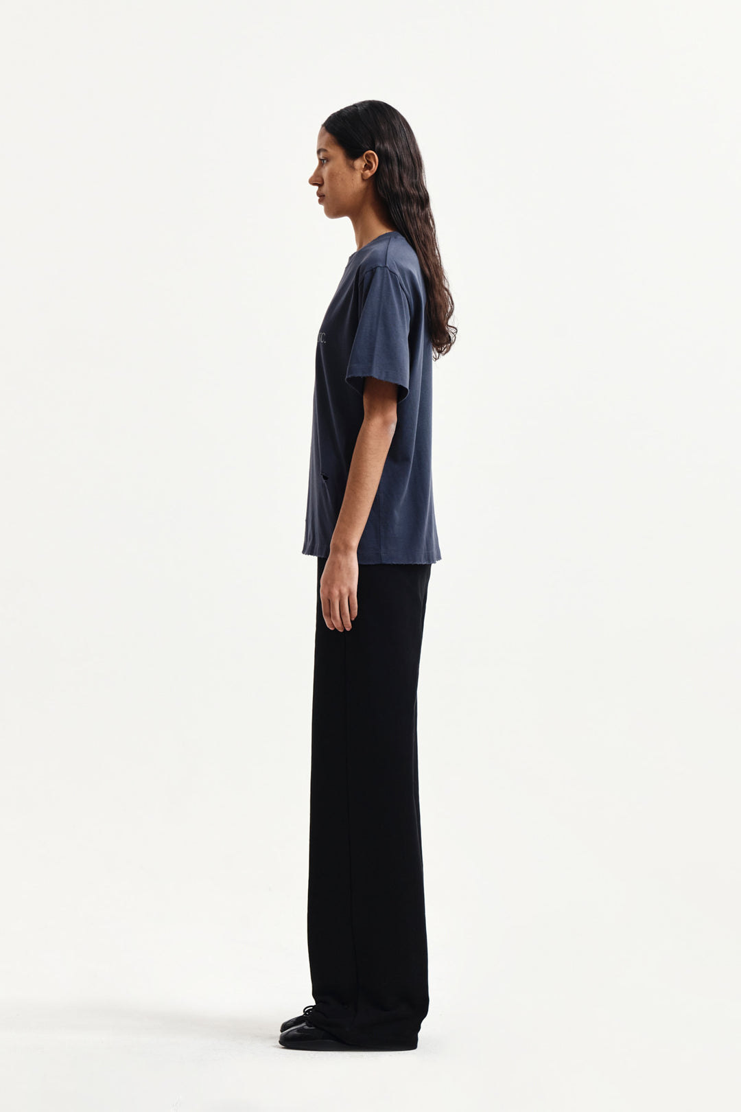 Matin Kim Spray Washed Lettering Damaged Top — Navy blue