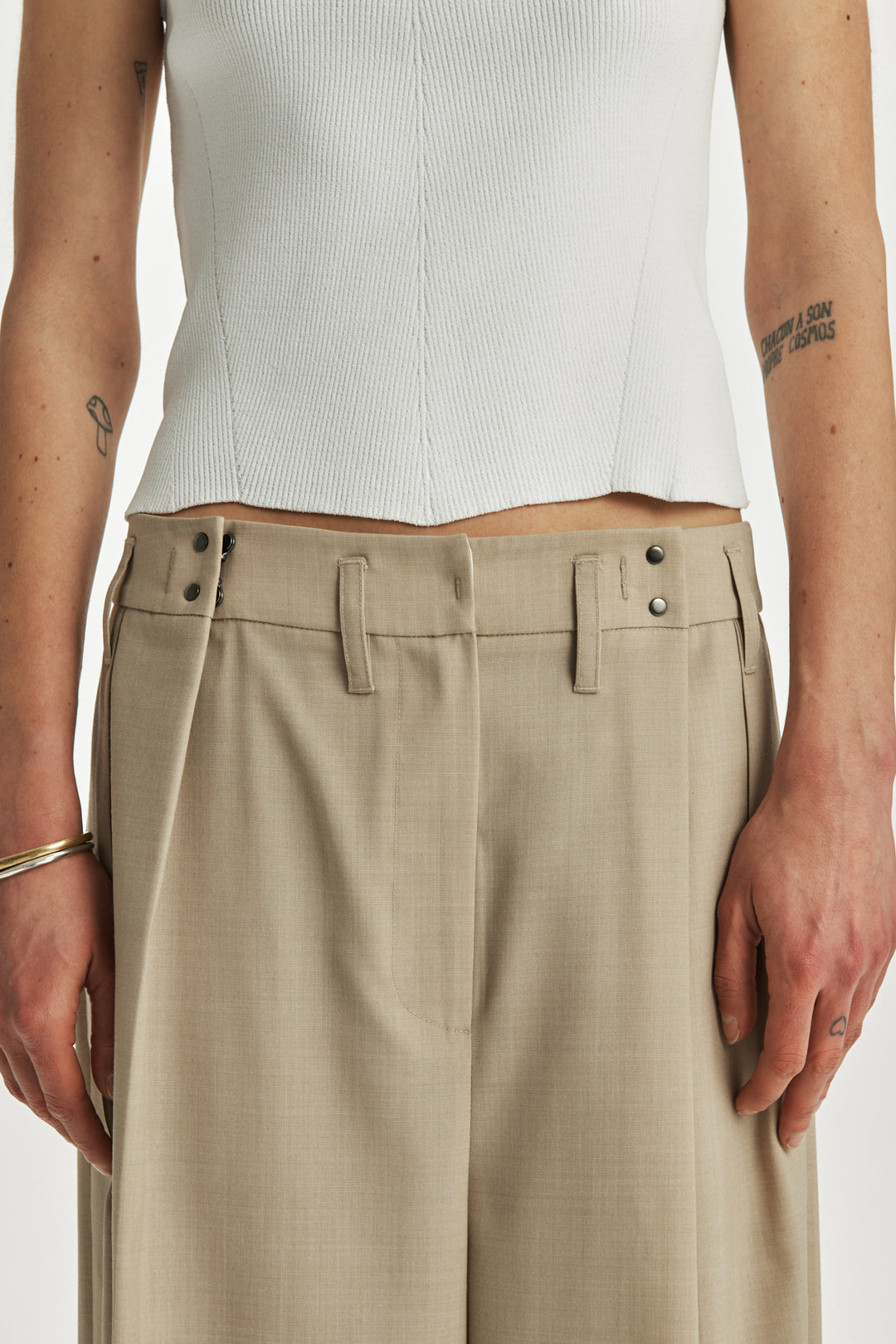 KIMMATIN Waist Hook Point Balloon Trouser — Beige