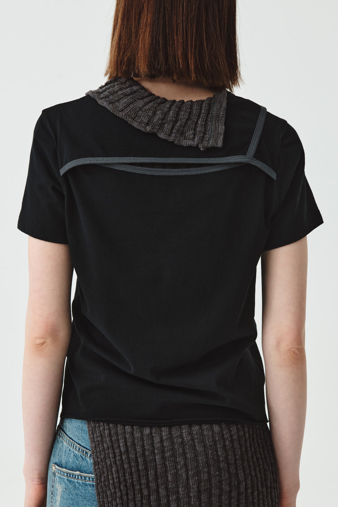 KIMMATIN Back Slit Slim Top — Black