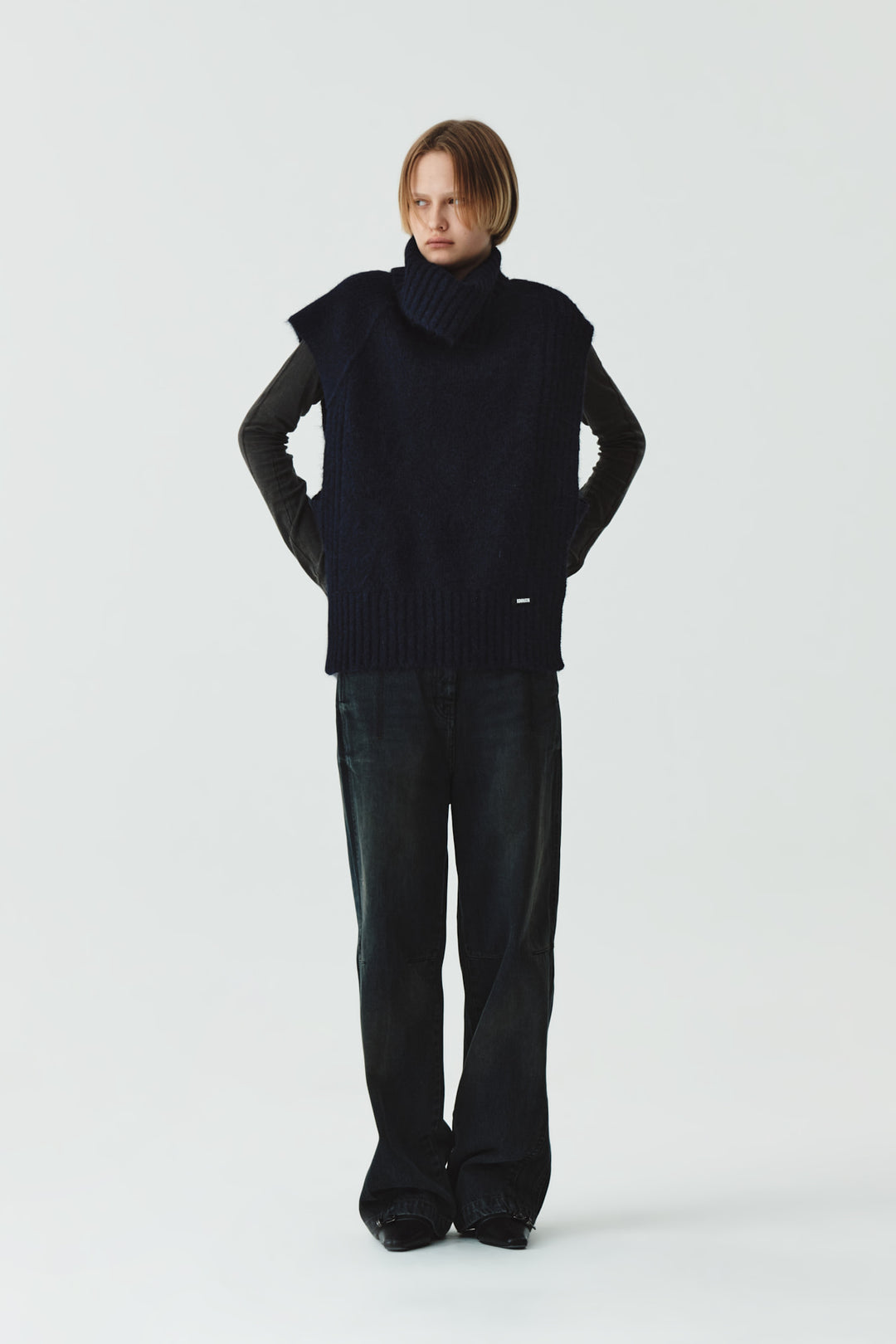 KIMMATIN High Neck Wool Knit Vest — Navy blue