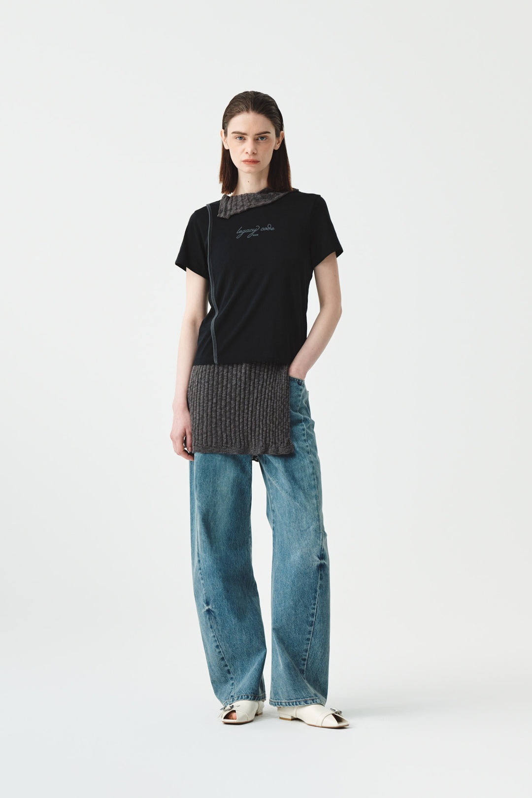 KIMMATIN Back Slit Slim Top — Black