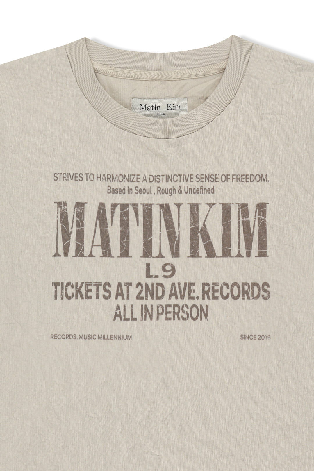 Matin Kim Lettering Graffiti Crease Top — Beige