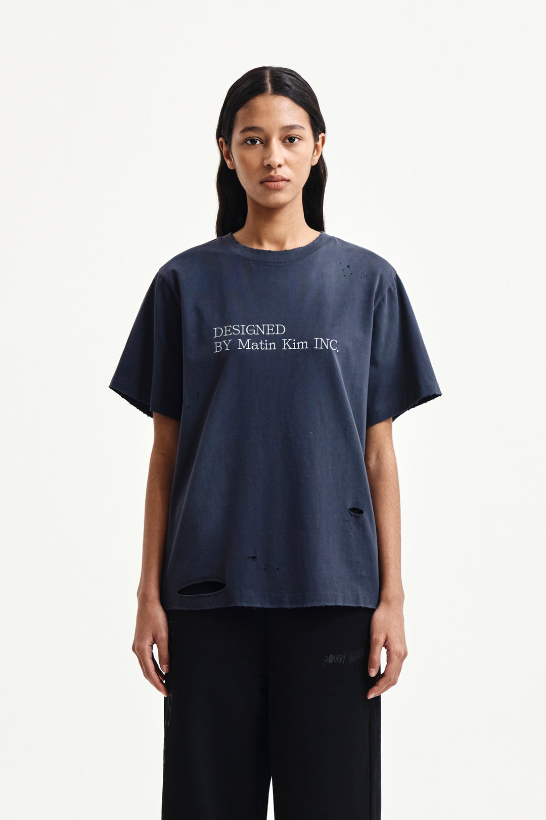 Matin Kim Spray Washed Lettering Damaged Top — Navy blue