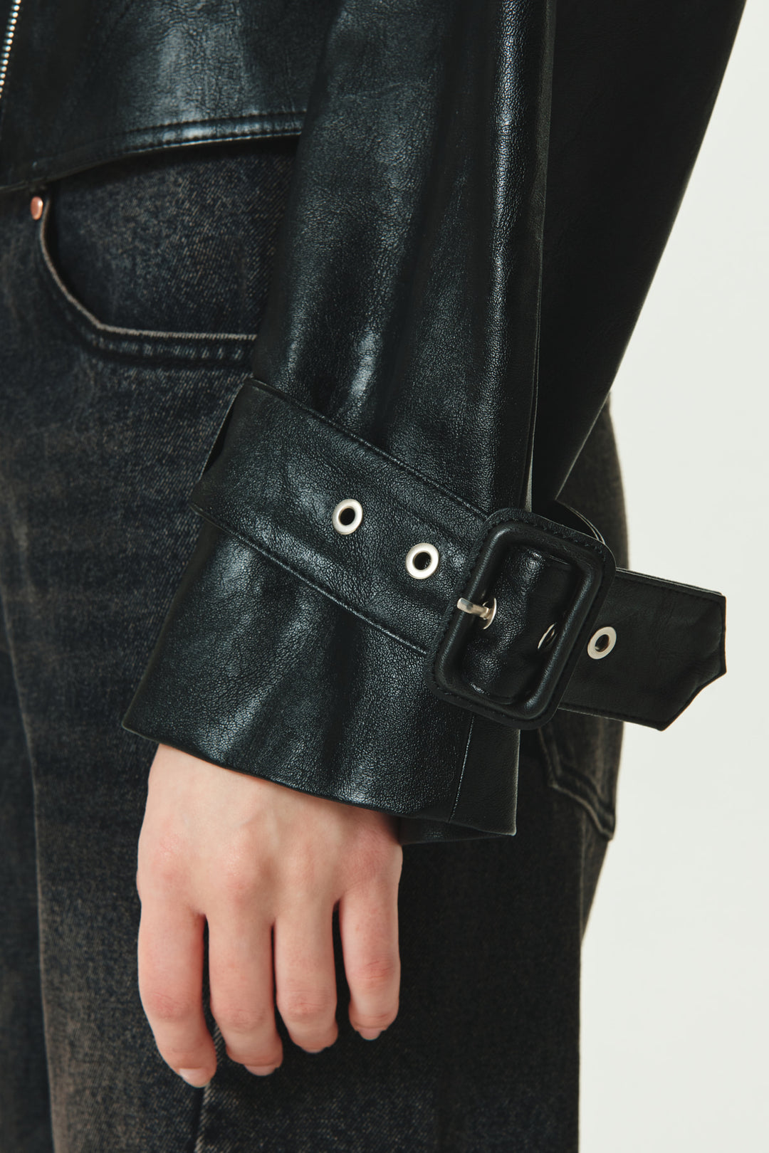 KIMMATIN Raglan Crop Leather Jumper — Black