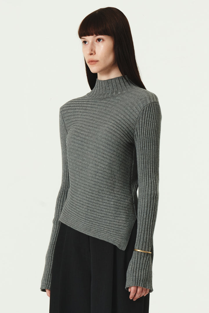 KIMMATIN Unbalance Turtle Neck Knit — Gray