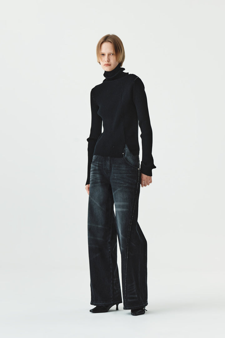 KIMMATIN Neck Slit Turtleneck Pullover — Black