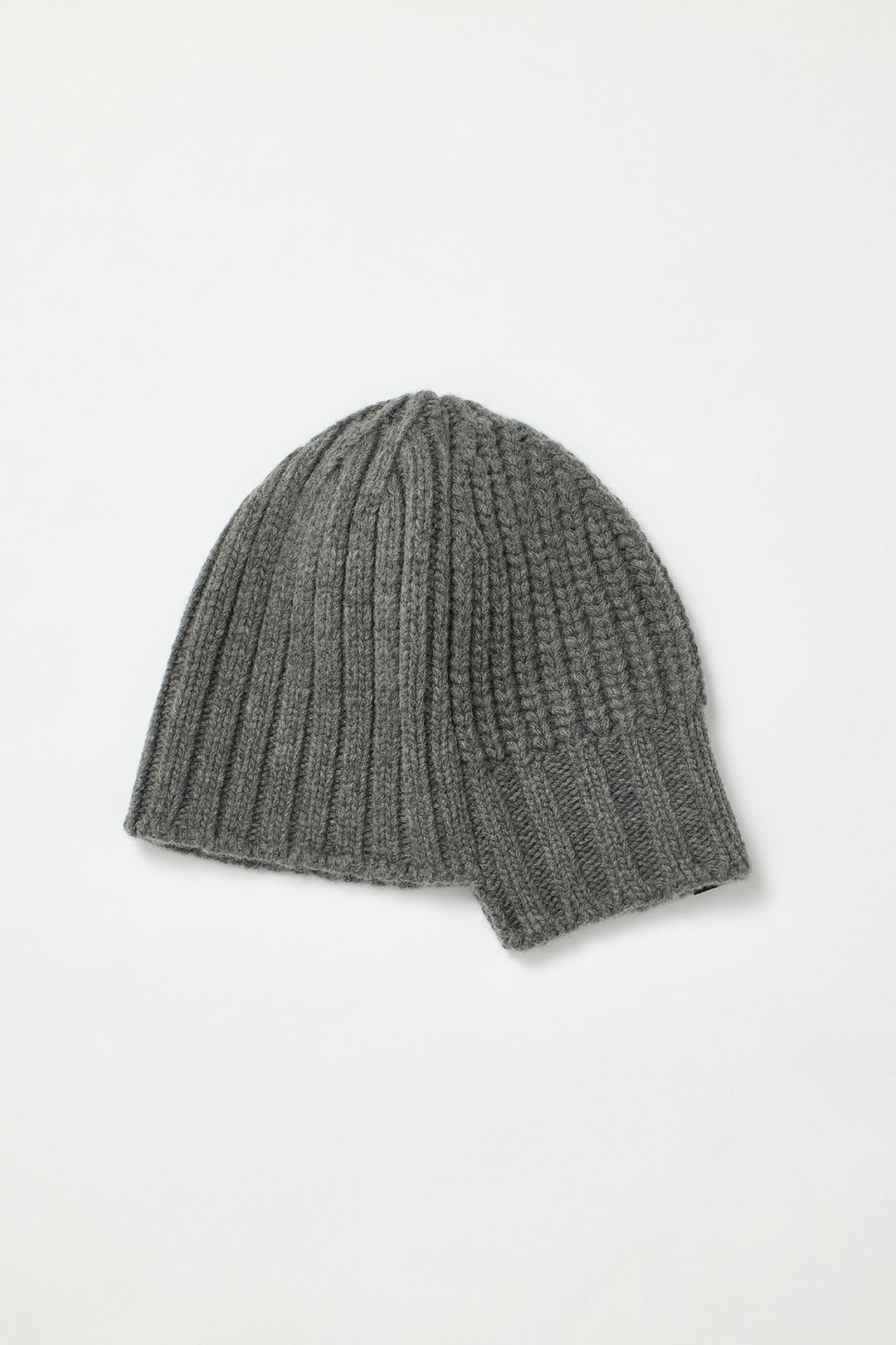KIMMATIN Unbalance Knit Beanie — Gray