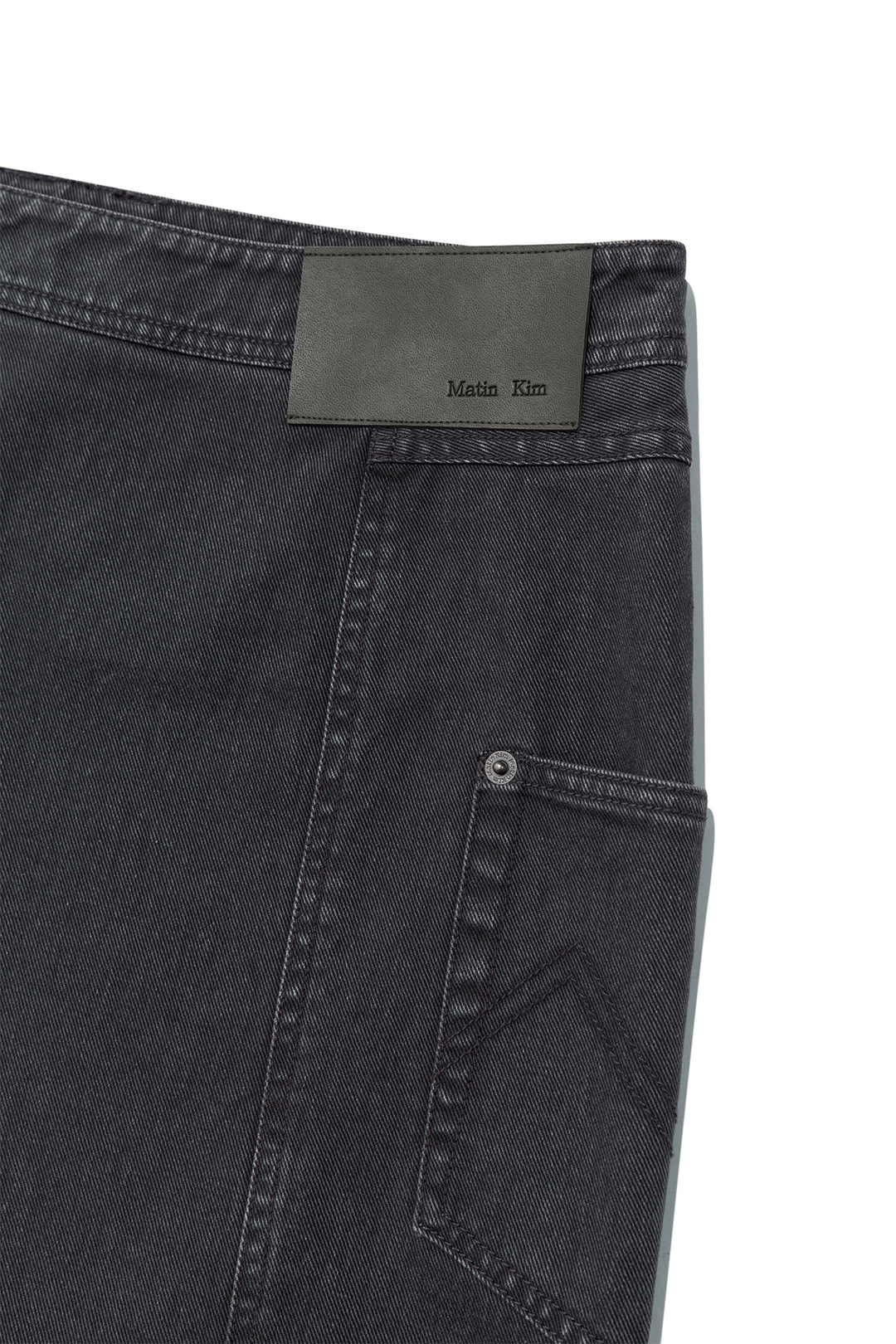 Matin Kim Side Pocket Point Midi Skirt — Charcoal