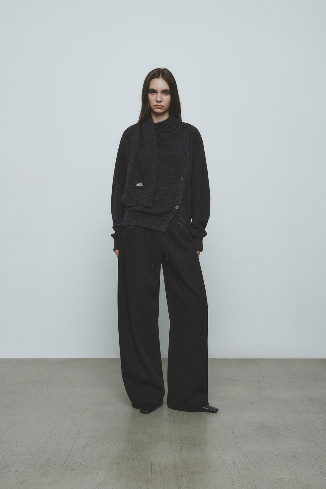 KIMMATIN Blended Wool Curved Banding Pants — Black