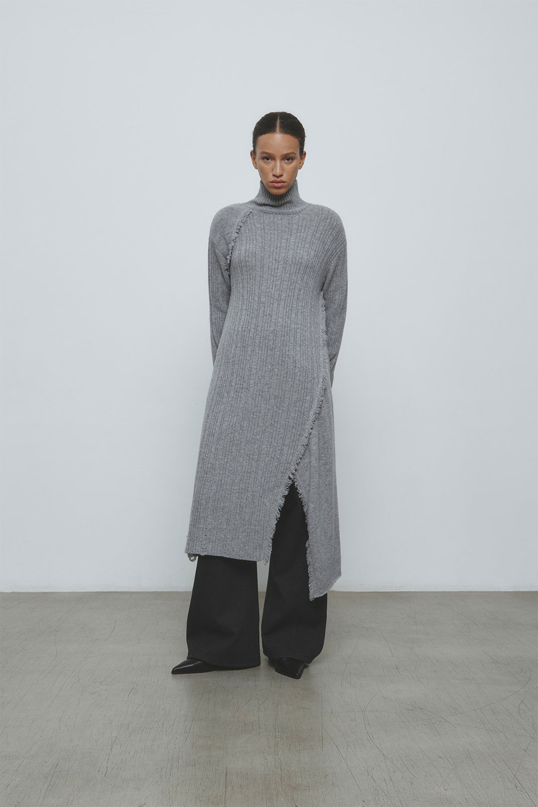 KIMMATIN Unbalance Fringe Knit Dress — Gray