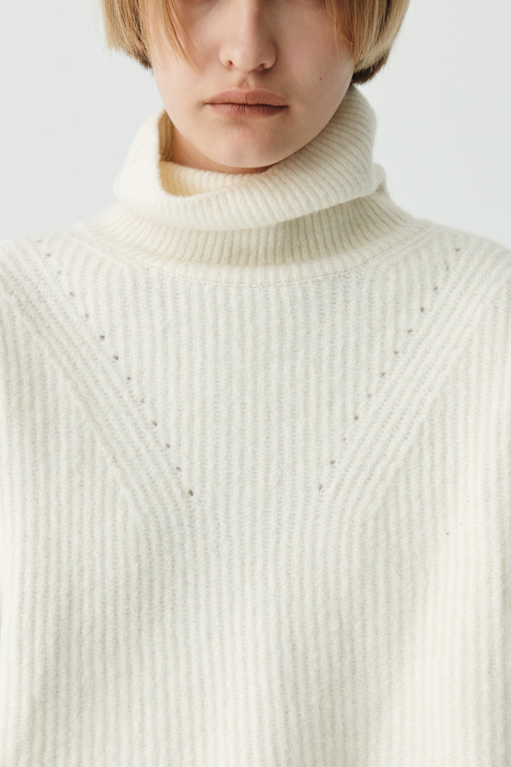 KIMMATIN Wool Blended High Neck Crop Pullover — Ivory