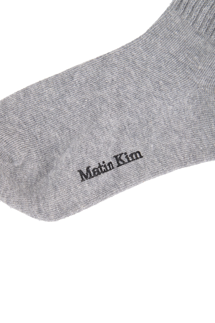 Matin Kim Small Logo Point Ribbed Socks — Gray