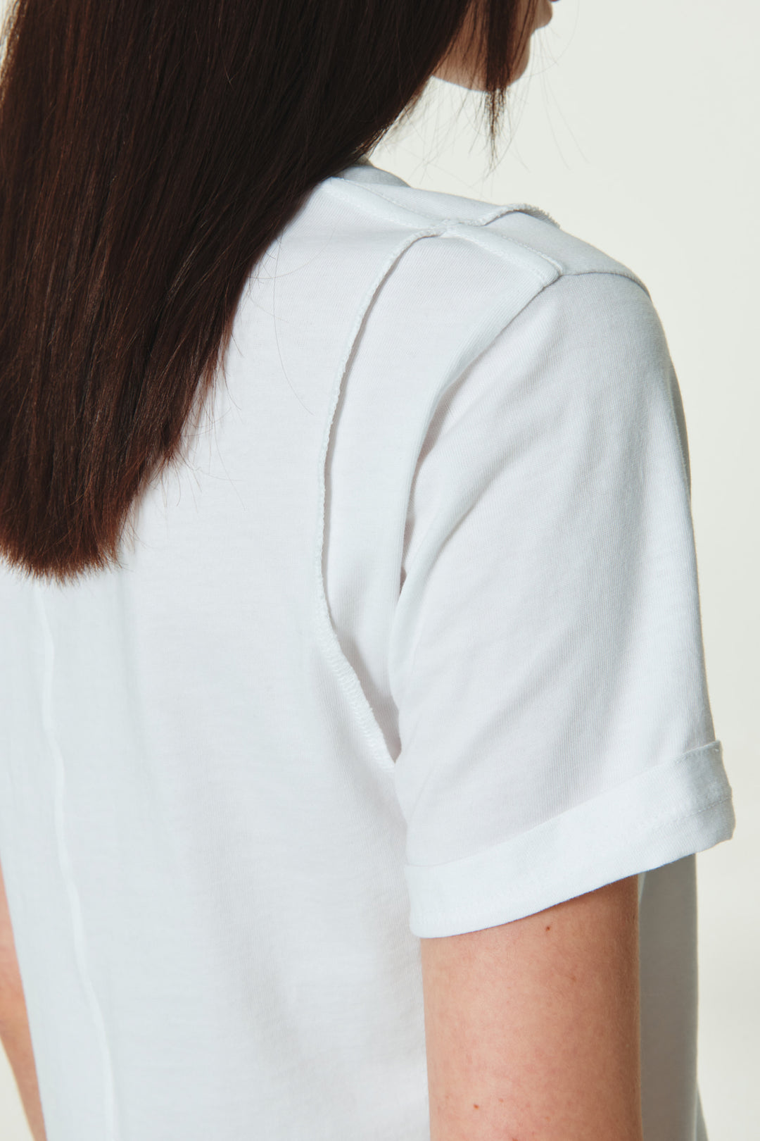 KIMMATIN Sleeve Foldover Lettering Point Top — White
