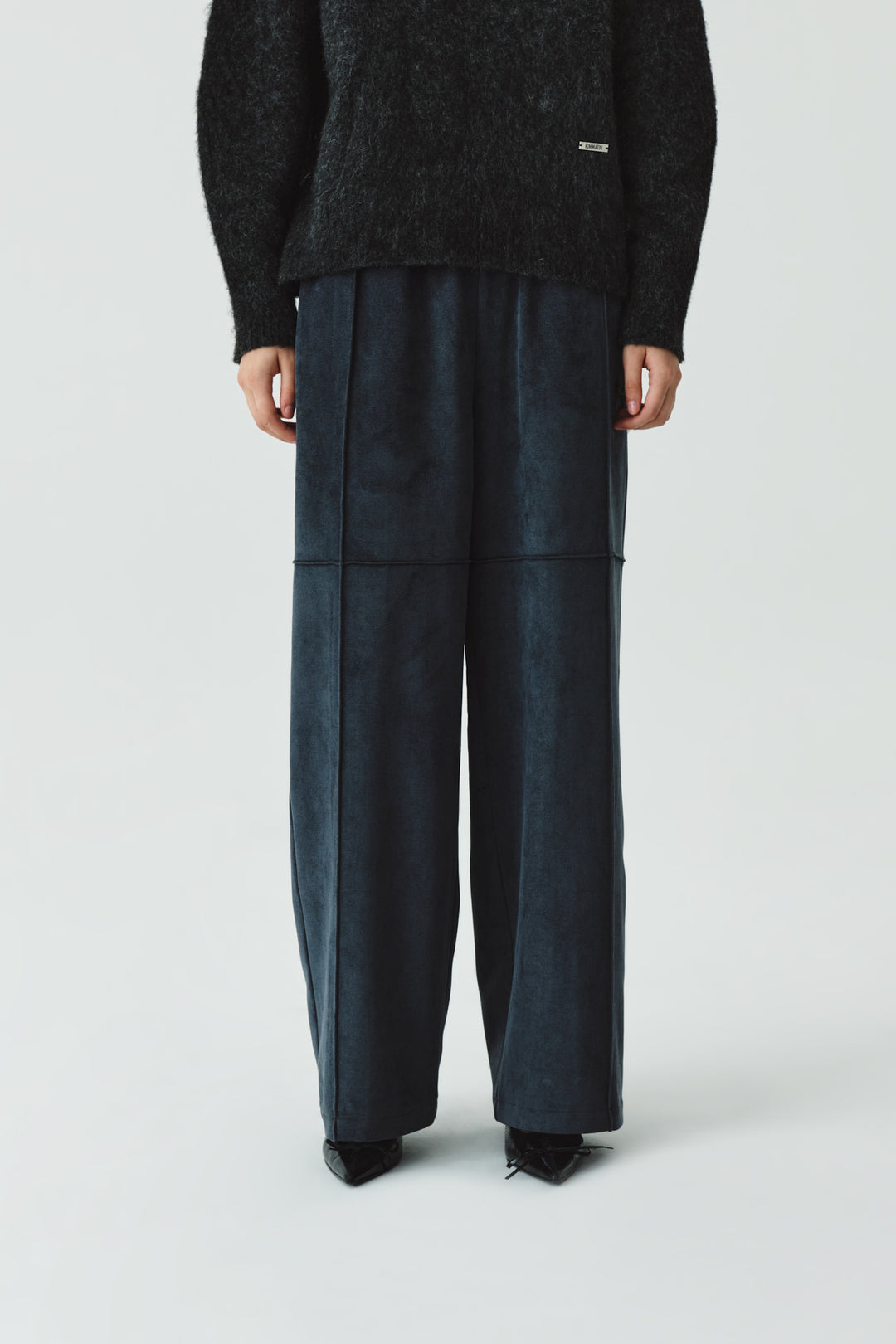 KIMMATIN Velour Pintuck Banding Pants — Gray