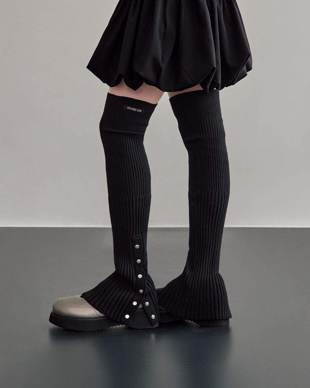 Stand Oil Snap Knit Leg Warmer — Black