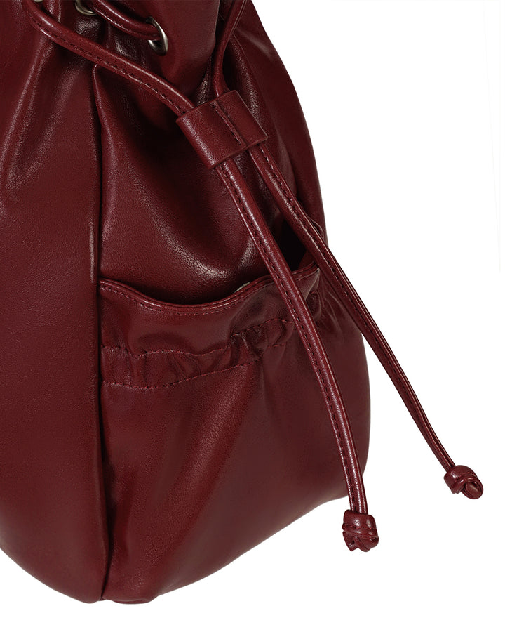 Stand Oil Breezy Bag — Red wine
