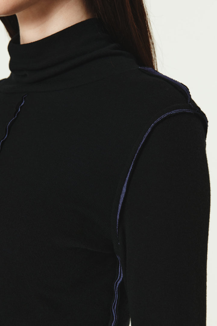 KIMMATIN Cut Line Point Turtle Neck Slim Top — Black