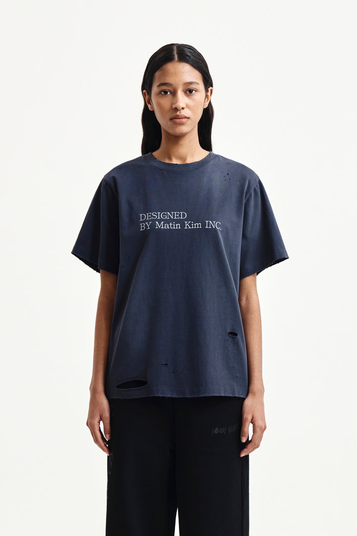 Matin Kim Spray Washed Lettering Damaged Top — Navy blue