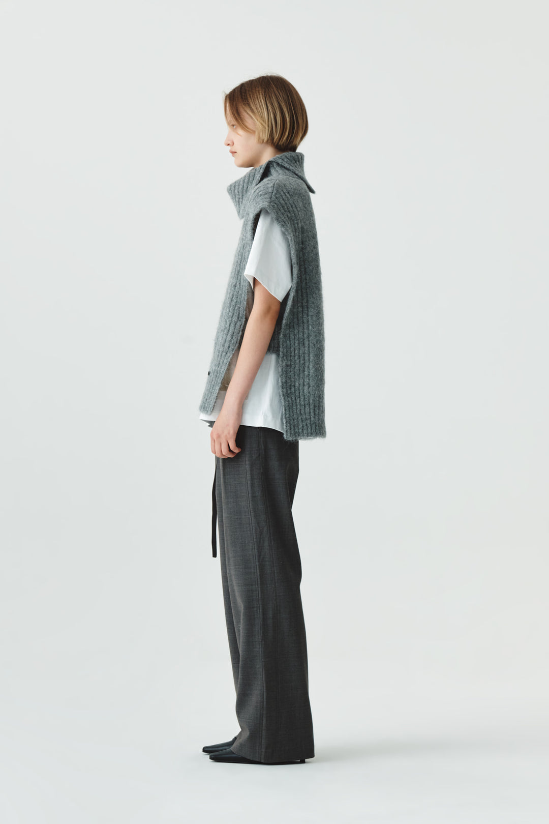 KIMMATIN Waist Point Belted Wool Trouser — Gray