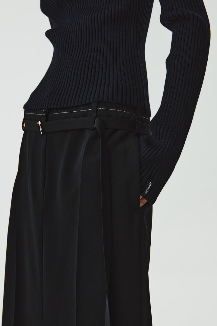 KIMMATIN Slit Point H Line Long Skirt — Black
