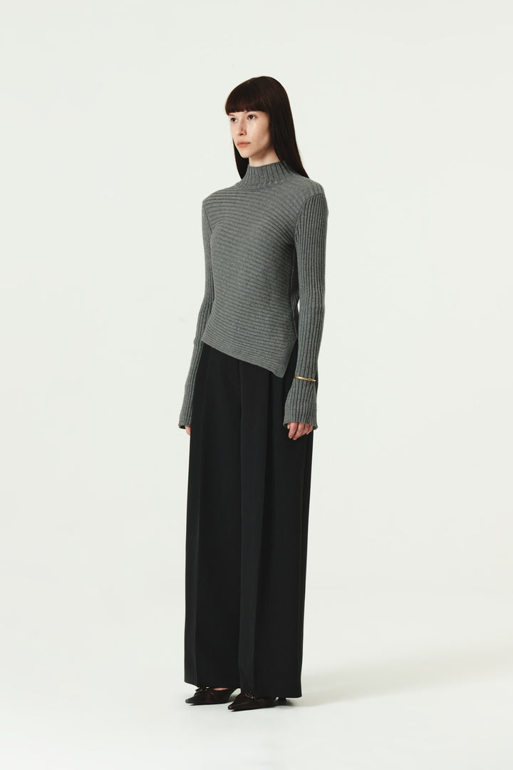 KIMMATIN Unbalance Turtle Neck Knit — Gray