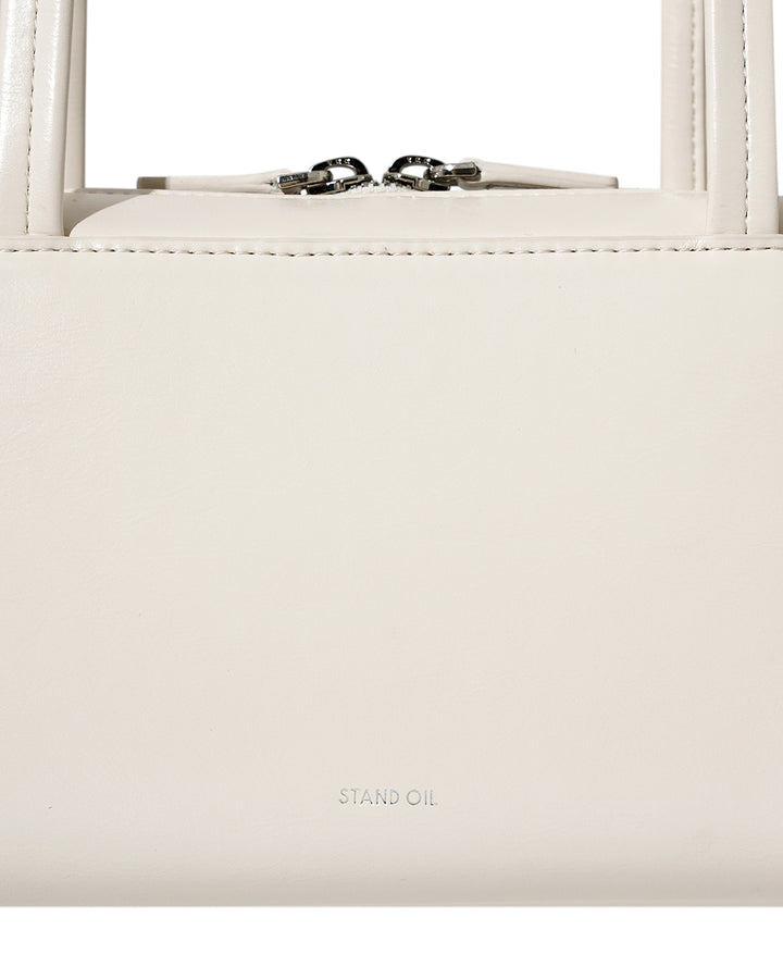 Stand Oil Post Bag — Square Box Shoulder — Cream