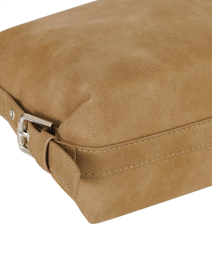 Stand Oil Mushy Bag Mini — Camel